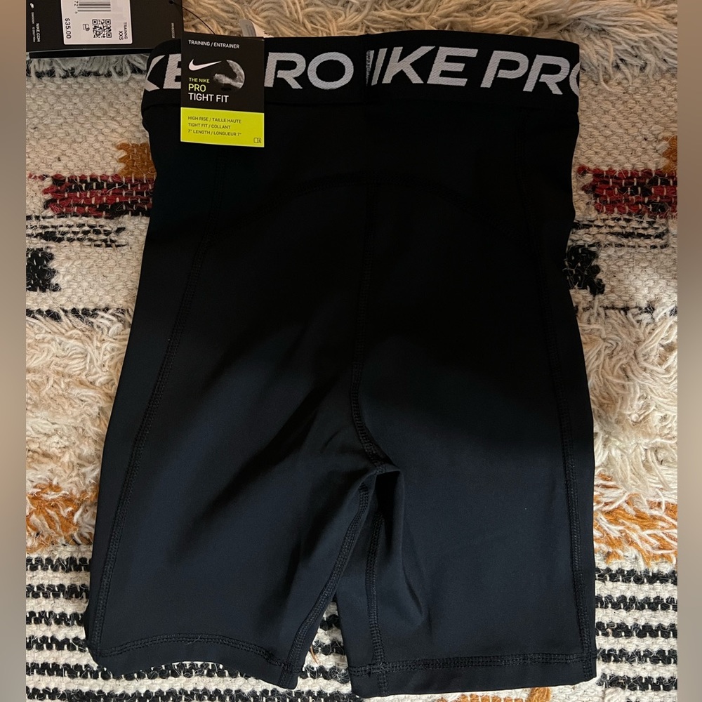 NWT Nike 7in Shorts - Picture 3 of 5